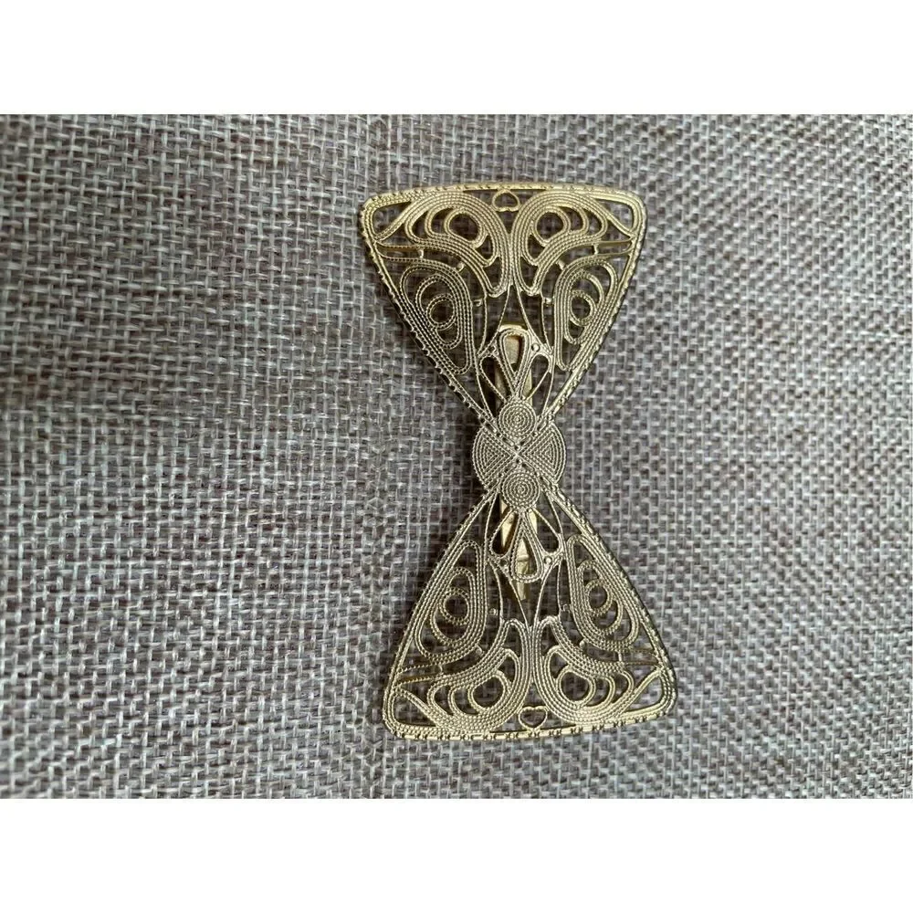 Vintage Bundle of 4 Broaches Pins Goldtone Stamped